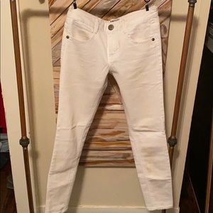 Jolt white jeans